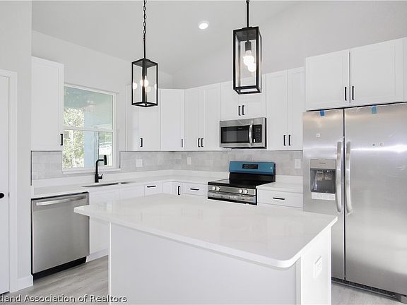 3rd image of 4608 Cortez Blvd