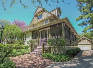 716 E Day Ave, Whitefish Bay, WI 53217