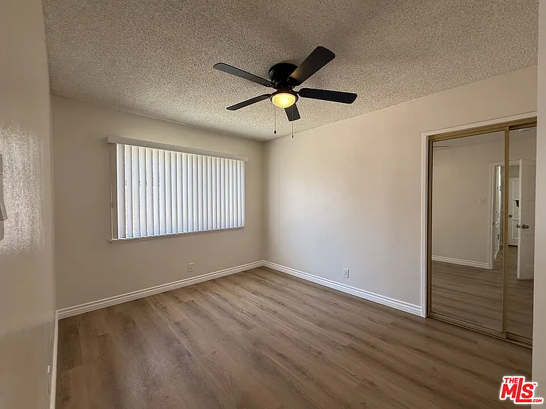 5908 S Fairfax Ave — Photo 17