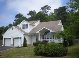 25 Trent Rd, Tinton Falls, NJ 07753