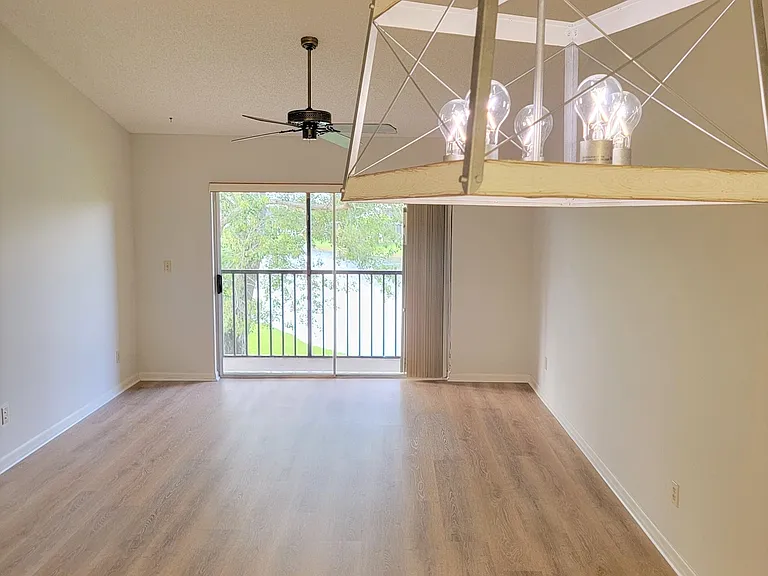 3041 SE Aster Ln #505 — Photo 3