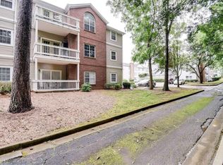 4242 Courtside Dr, Stone Mountain, GA 30083