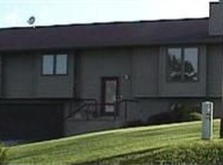 1360 Iwv Rd SW, Oxford, IA 52322