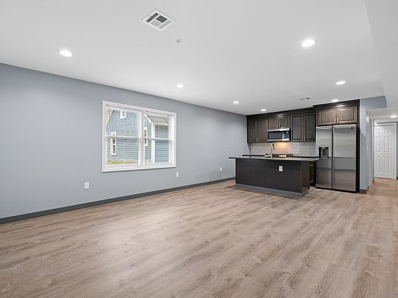 5th image of 20 Oak St #3