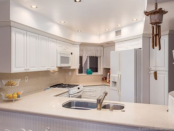 5th image of 500 N The Strand Unit 31