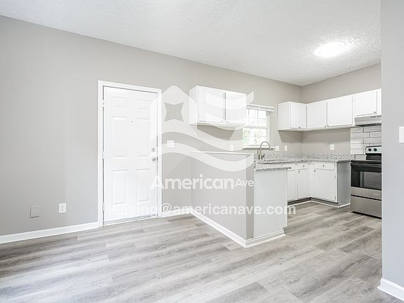 1665268_005_wm_-_dining_room_12882782.jpg