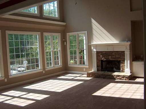 4th image of 105 Brisbane Ct