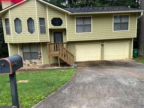 671 Pepperwood Trl, Stone Mountain, GA 30087