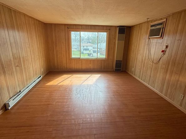 469 N Birch St, 469 N Birch St #2, Manteno, IL 60950