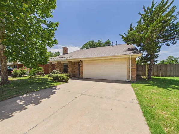 4701 NE Macarthur Cir, Lawton, OK 73507