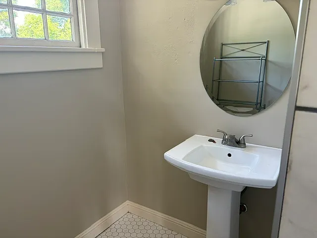 416 W 6th St #6 — Photo 12