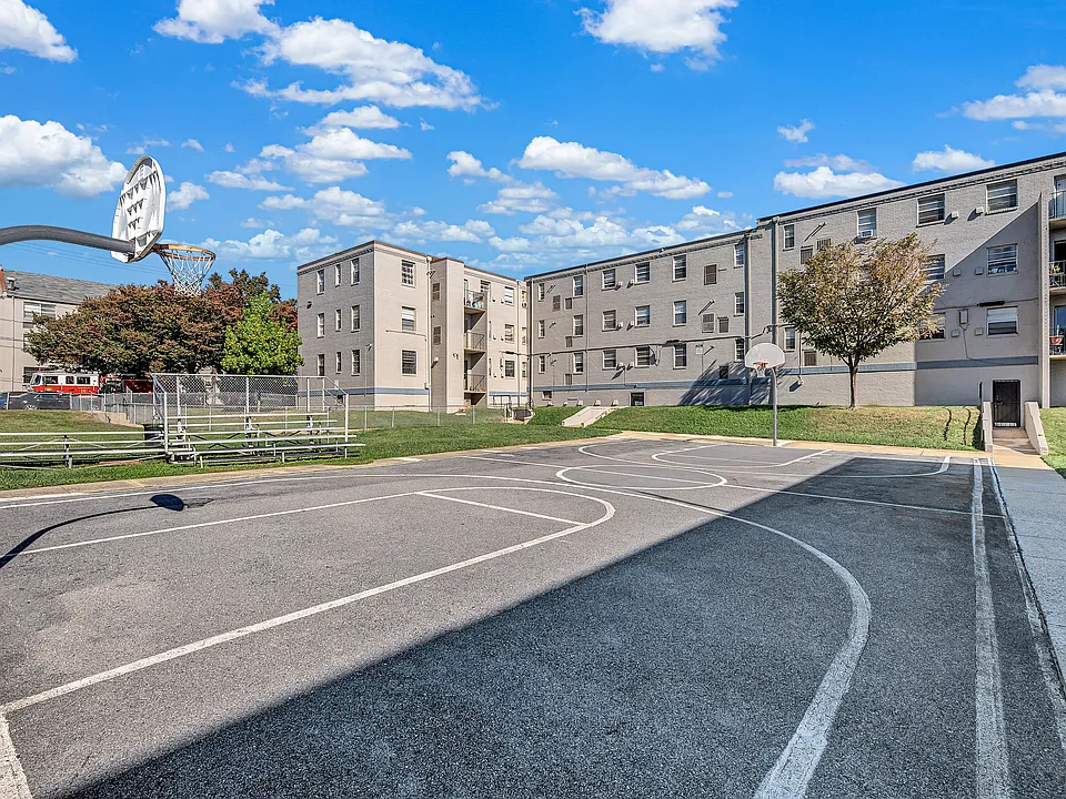 Brookland Manor