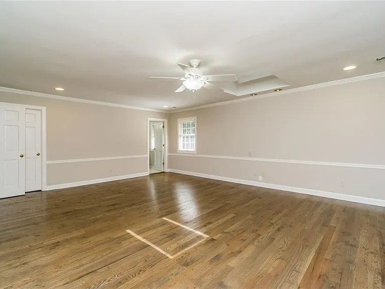565 River Chase Point — Photo 17
