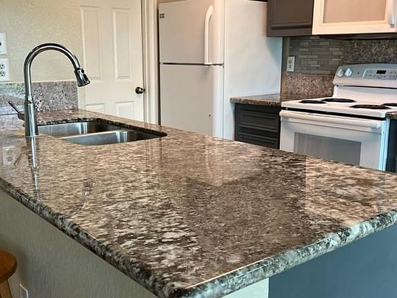 3rd image of 418 Garland Dr APT 102