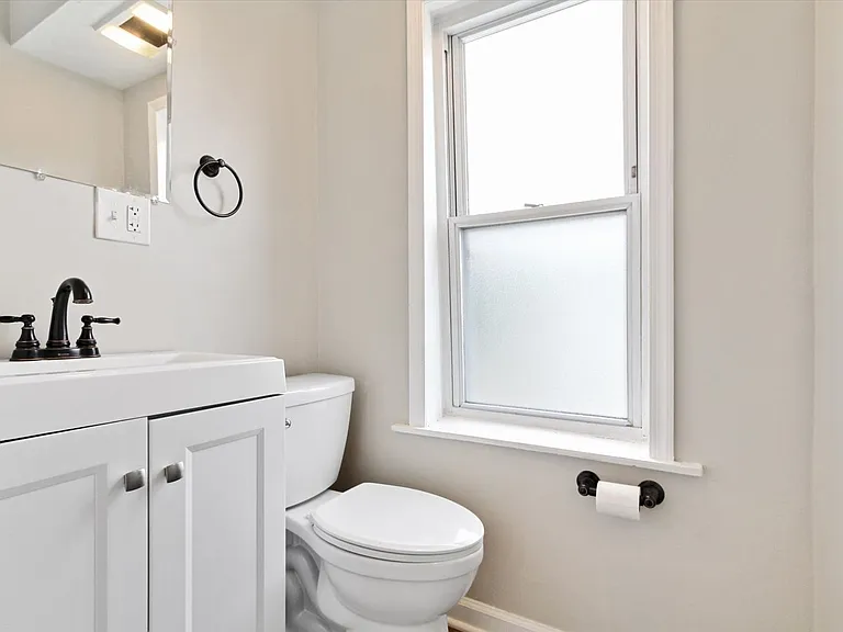 40 Laurel St — Photo 19