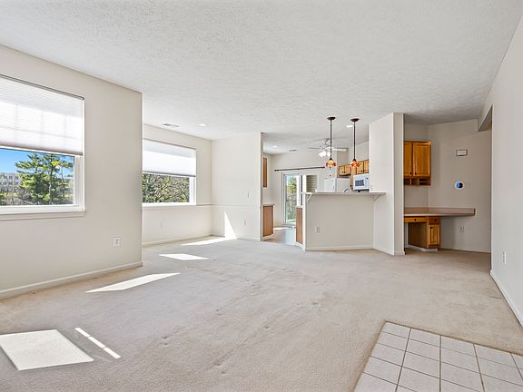 3rd image of 522 Eagle Pointe Dr #522