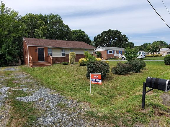 2nd image of 1010 Thomas Ln