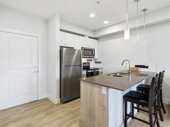 107 Yew St #301, Kamloops, BC V2B 4A1