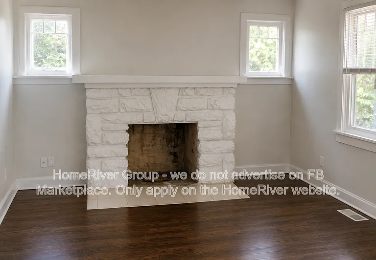 4922 Forest Ave — Photo 2