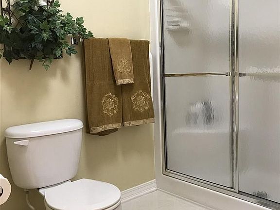 5th image of 3946 Holleyberry Ln