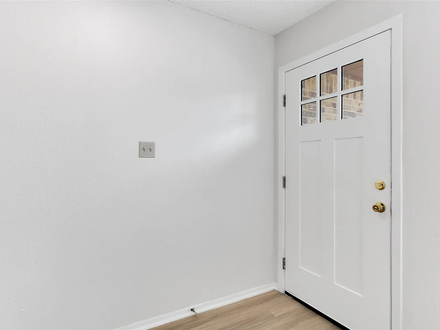 4 bed, 2.0 bath, 1942 sqft, $2,695 — Photo 4