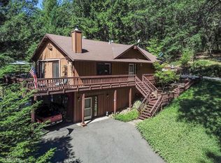 17400 Rollins View Dr, Grass Valley, CA 95945