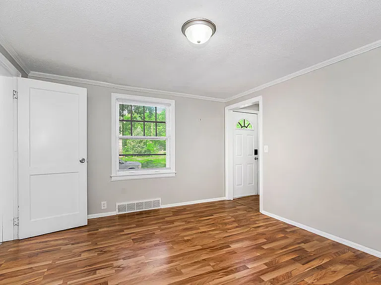 4131EatonSt-17_10222024