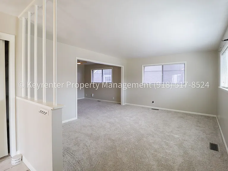 953 E 37th St S — Photo 9