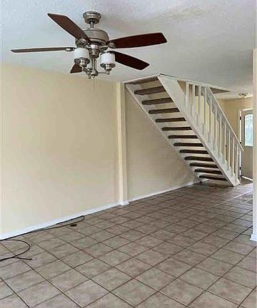 3rd image of 2461 Oxford Pl