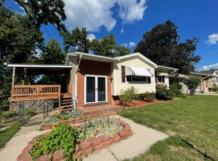 8903 Sylvania St, Lorton, VA 22079