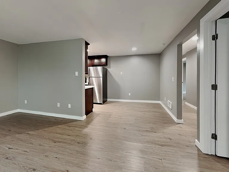 1105 S Woodlawn St #2 — Photo 23