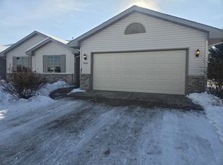 4242 Greenbriar Dr, Janesville, WI 53546