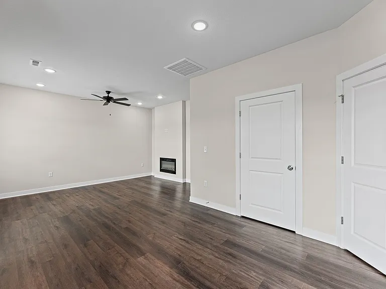 602 Spruce St — Photo 10