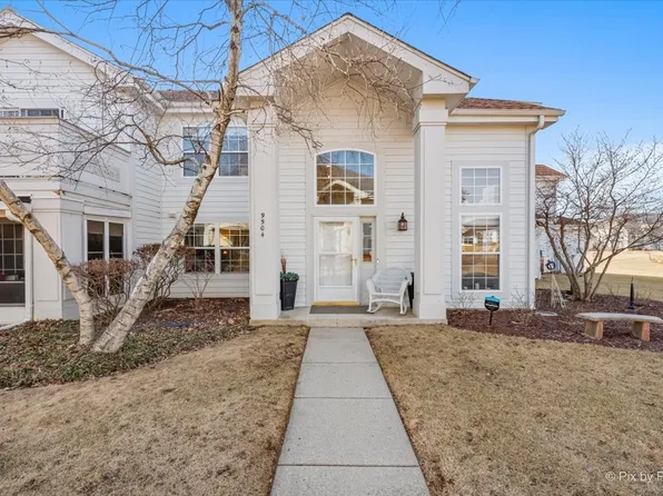 9504 Lenox Ln, Crystal Lake, IL 60014