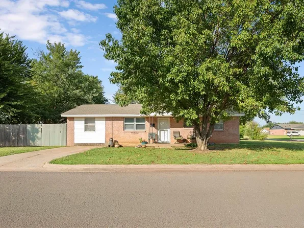 901 NW 14th St, Moore, OK 73160
