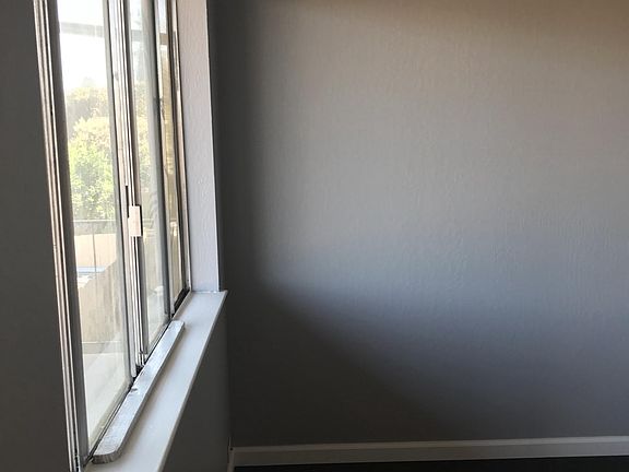 5th image of 2916 Curtis Ave APT 3