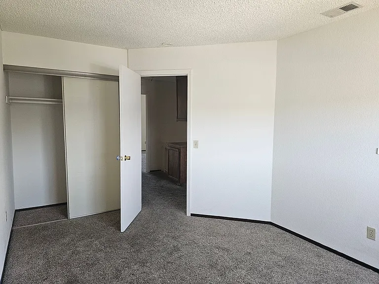 2324 Bellam Ct — Photo 2
