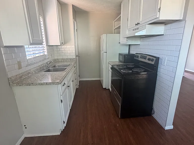 905 Craig Dr — Photo 6
