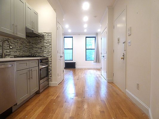 1st image of 1733 2nd Ave #4A