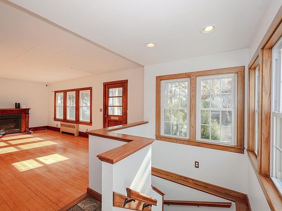 4th image of 8 Eden Ln #3