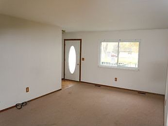 5th image of 951 Alfalfa Dr