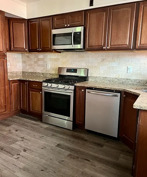 6120 Jackson St — Photo 2