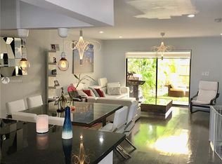 1054 NE 209th Ter, Miami, FL 33179
