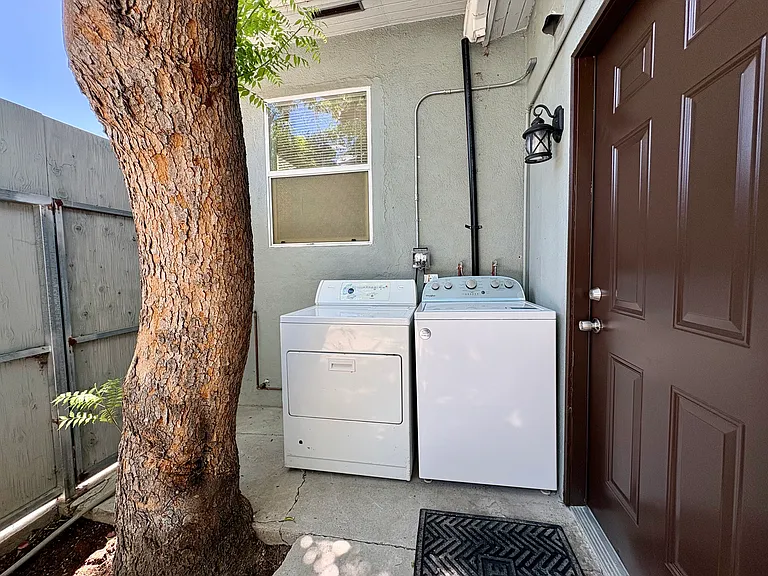 16006 Bassett St — Photo 11