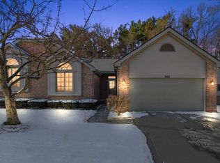 302 Texknoll Dr, Brighton, MI