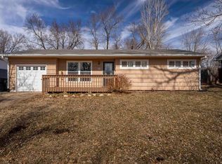 421 Hillcrest Dr, Holton, KS 66436