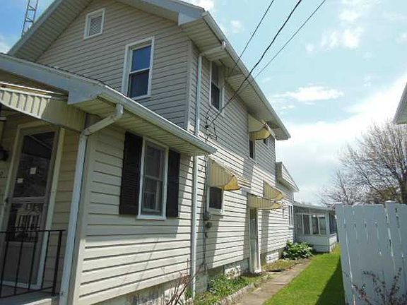 3rd image of 260 Clinton St