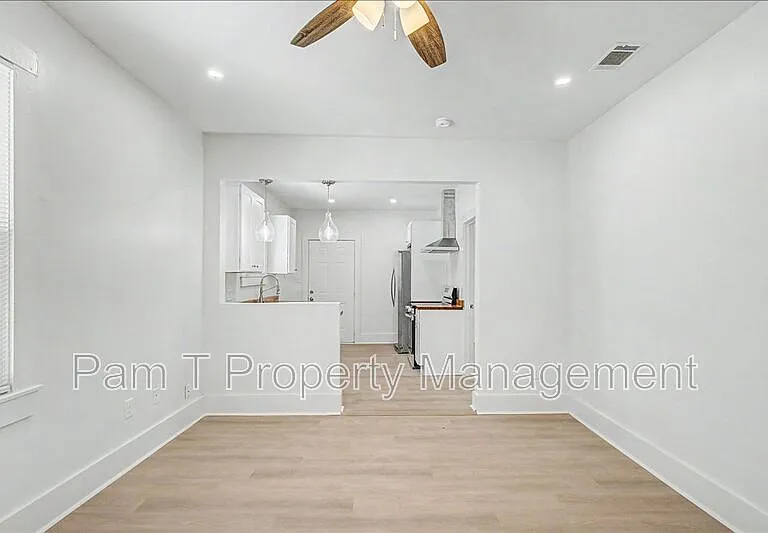 615 W 39th St #B — Photo 7