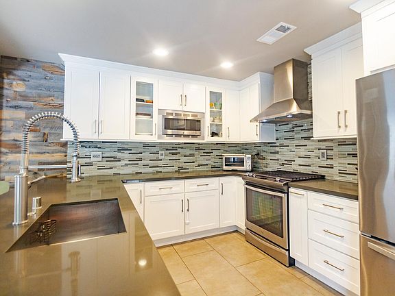 5th image of 2103 Continental Ave