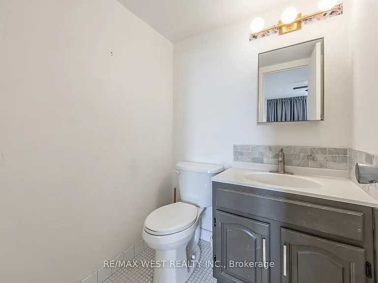 60 Pavane Linkway #805 — Photo 17